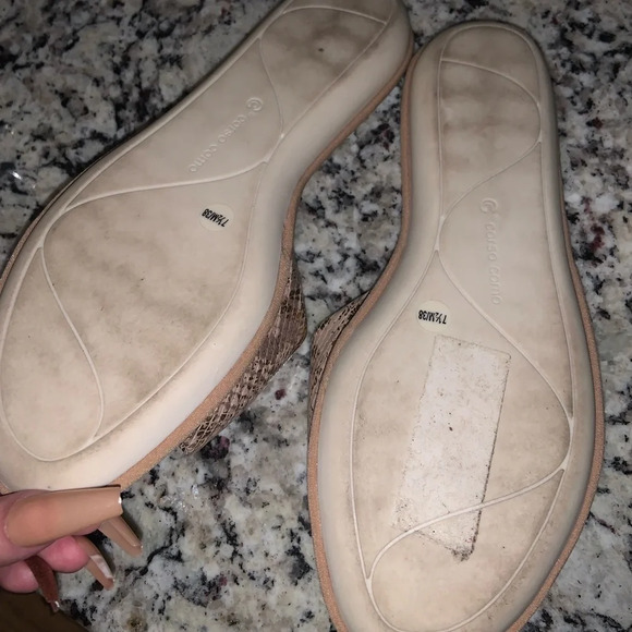 Corso Como Bahlia gold metallic
buckle slides 7.5 78$ - Picture 4 of 4